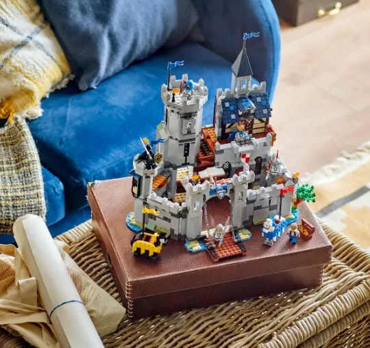 Lego Creator 31168 Středověký hrad a rytíři na koních