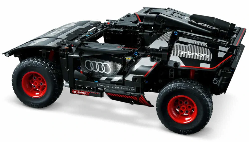 LEGO Technic 42160 Audi RS Q e-tron